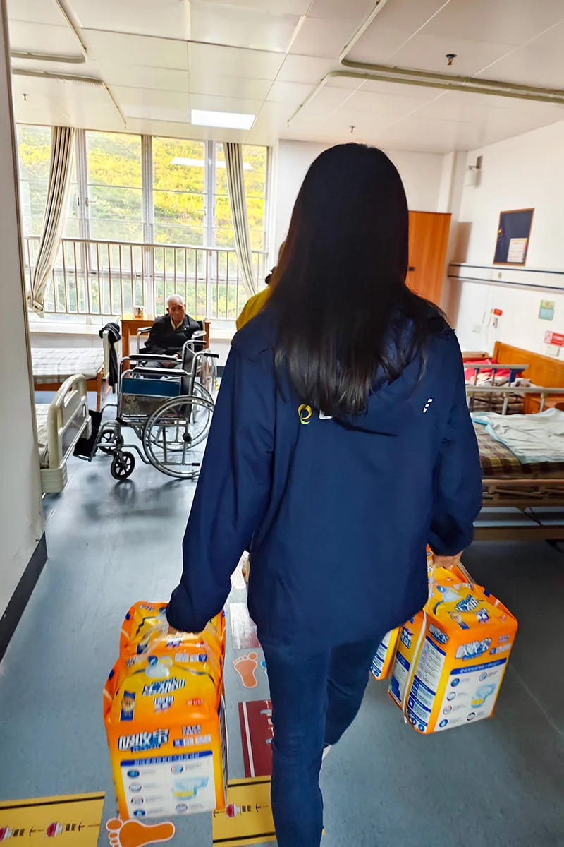拉普拉斯(广州)半导体科技有限公司慰问萝岗福利院 传递温暖与关怀